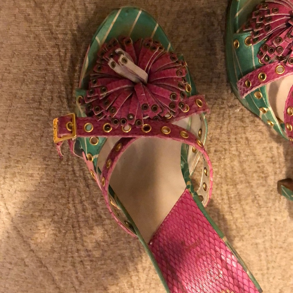 Shoes - Picture 4 of 4